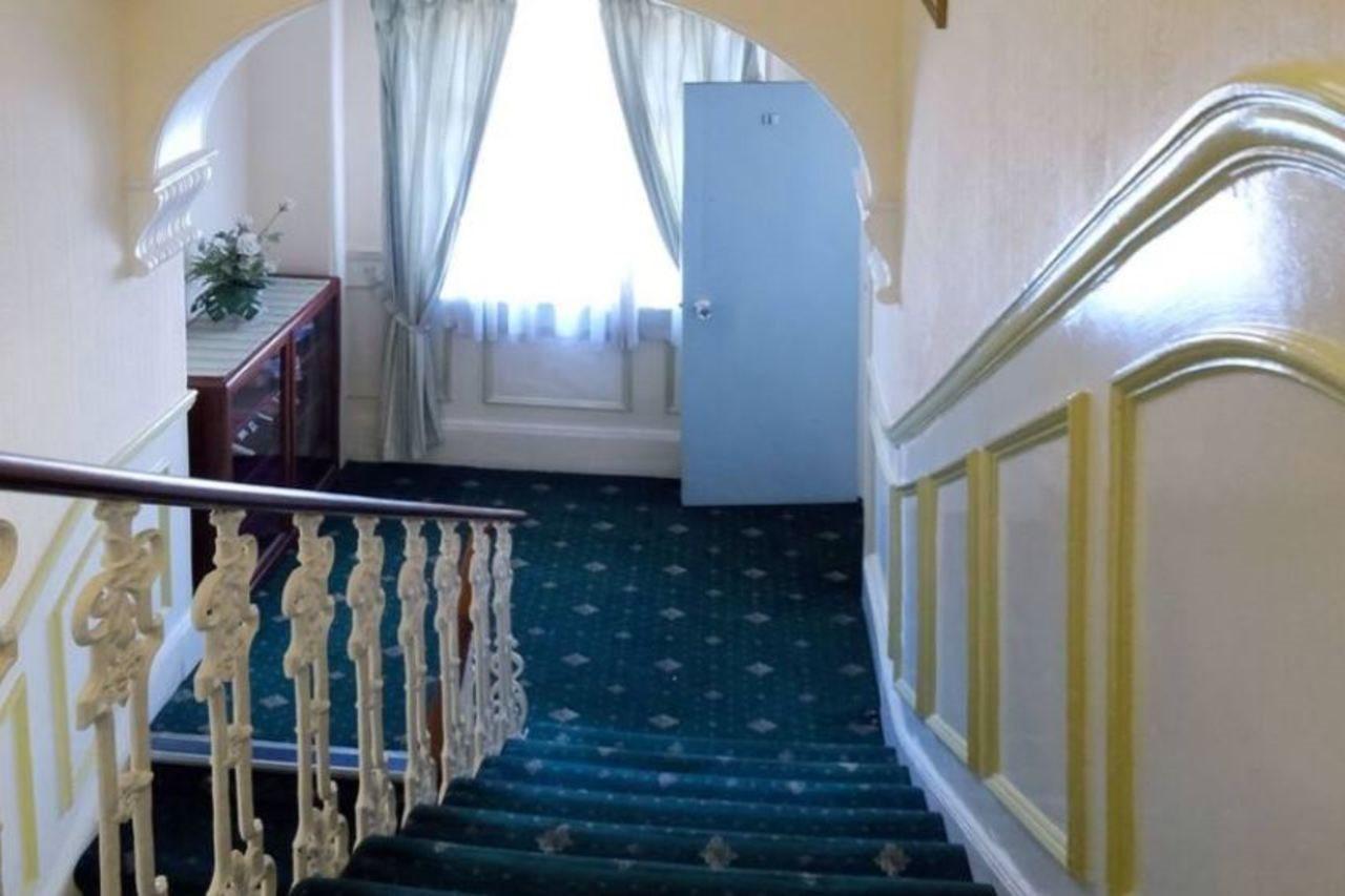 Fairways Paddington Hotel