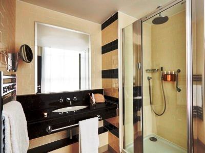 The Clermont London, Victoria 4* London