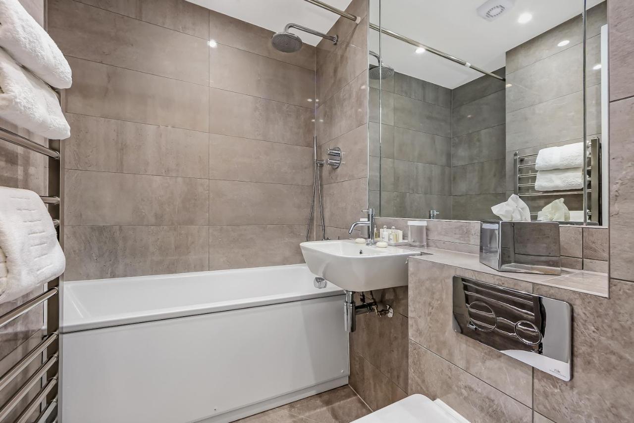 10 Curzon Street By Mansley Londen