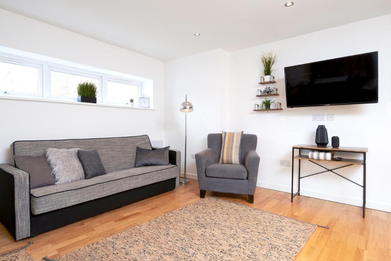 Ida Pod Places - New Cross Gate Londen
