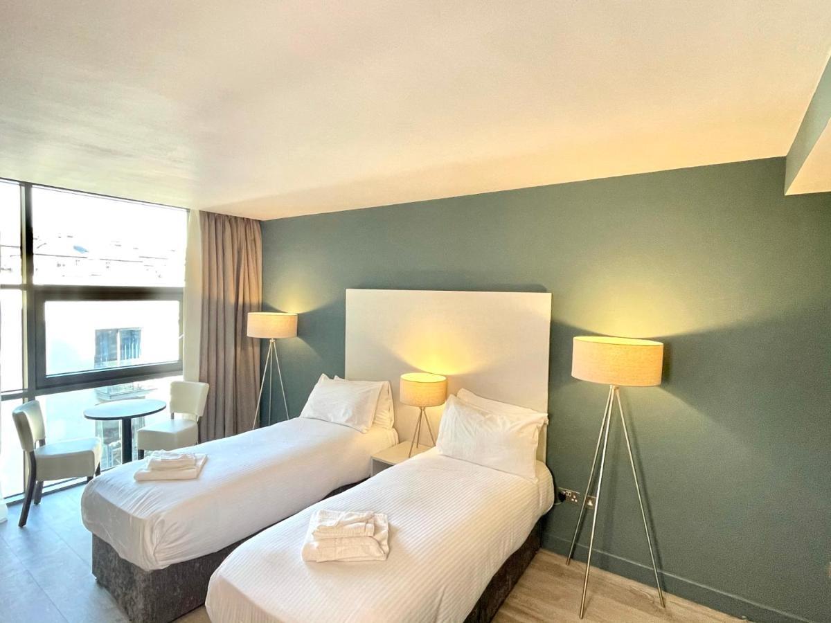 Axiom Park Aparthotel