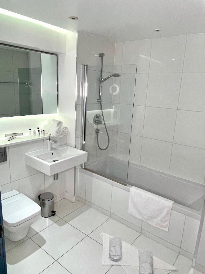 Axiom Park London