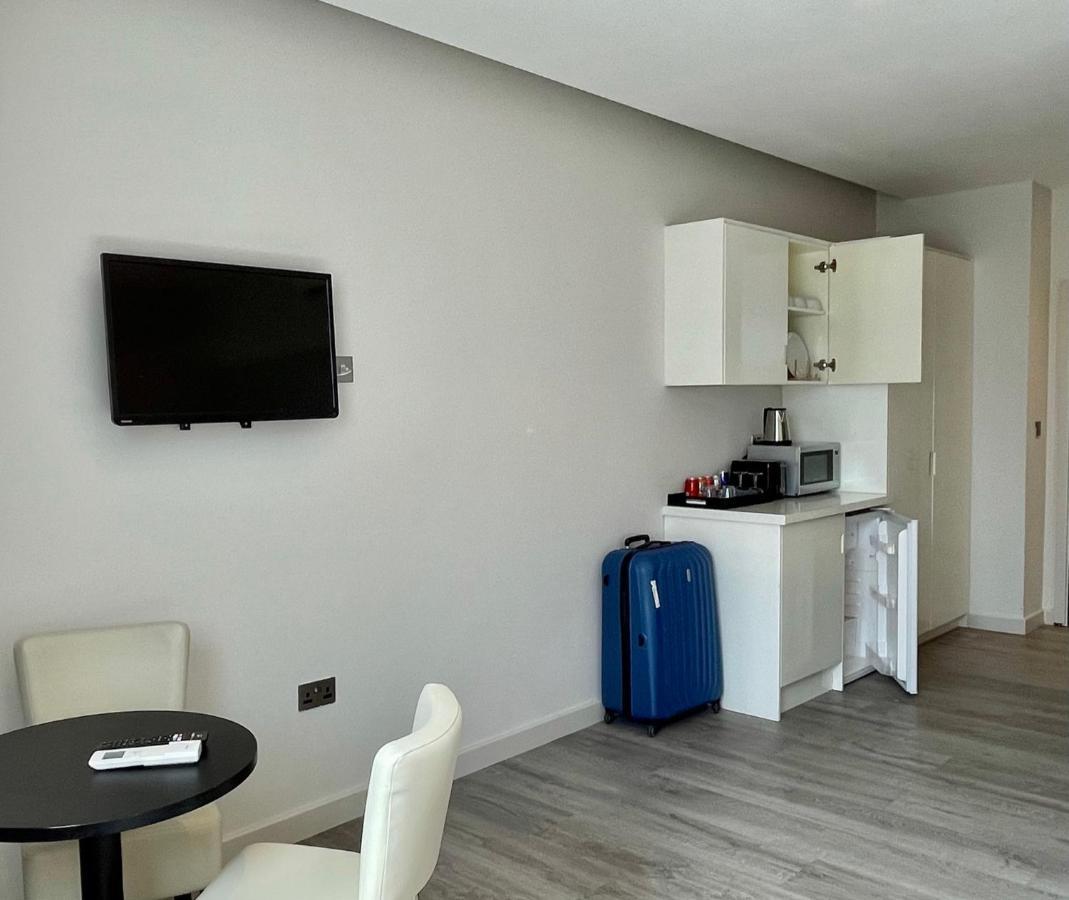 Axiom Park 4* London