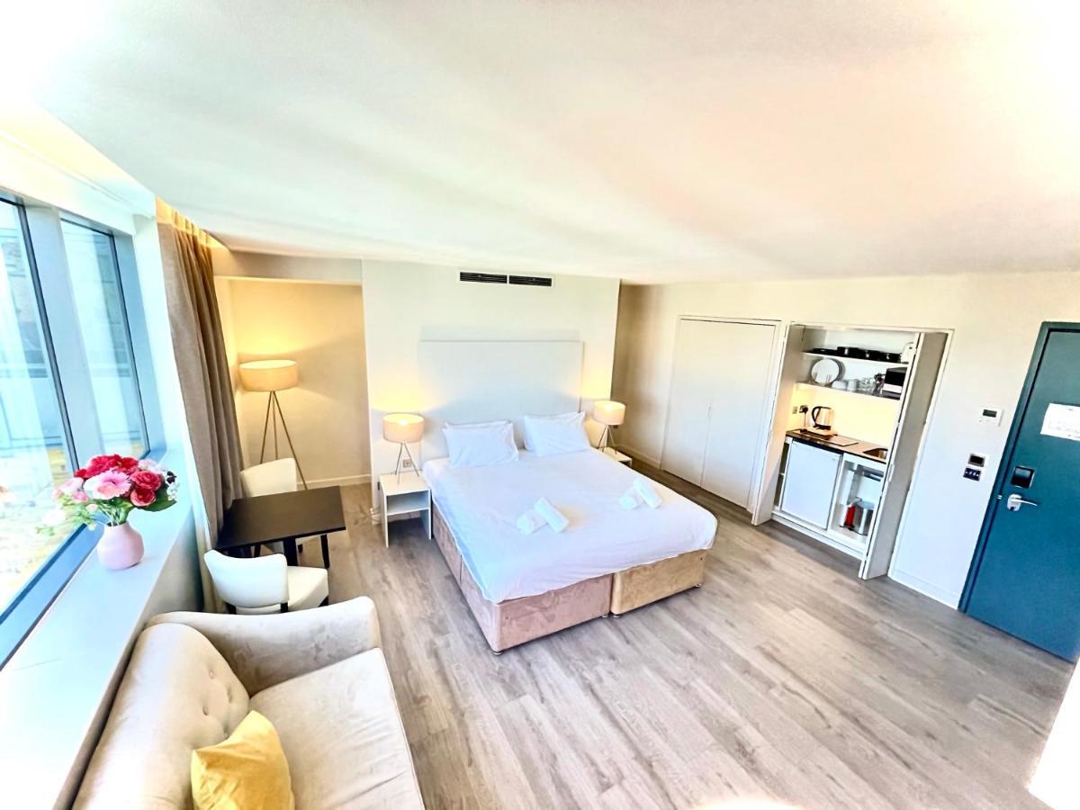 Aparthotel Axiom Park London