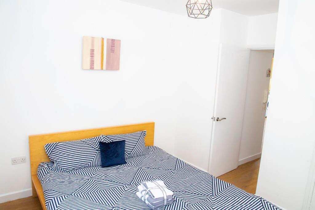 Shoreditch Hoxton Large 3 Bed Garden Flat Free Parking Aor Only Apartment