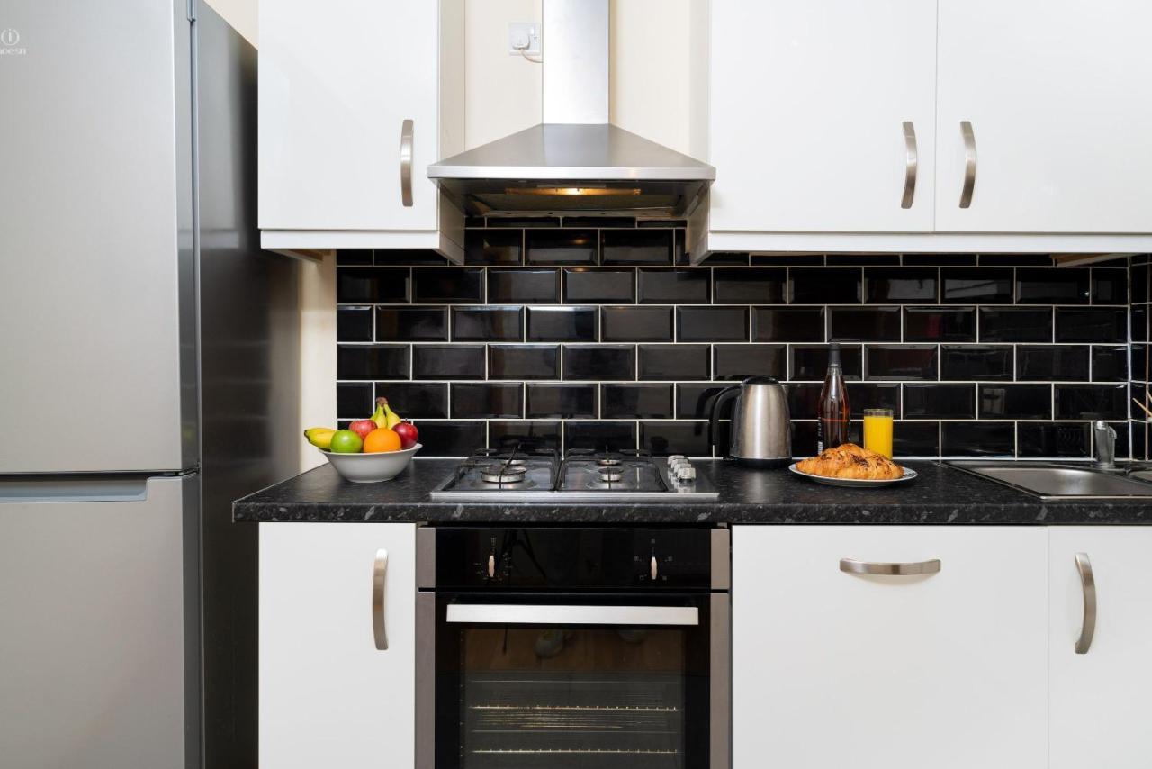 F4 Modern Double London