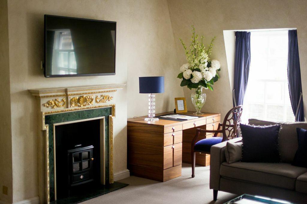 9 Hertford Street Apartment *