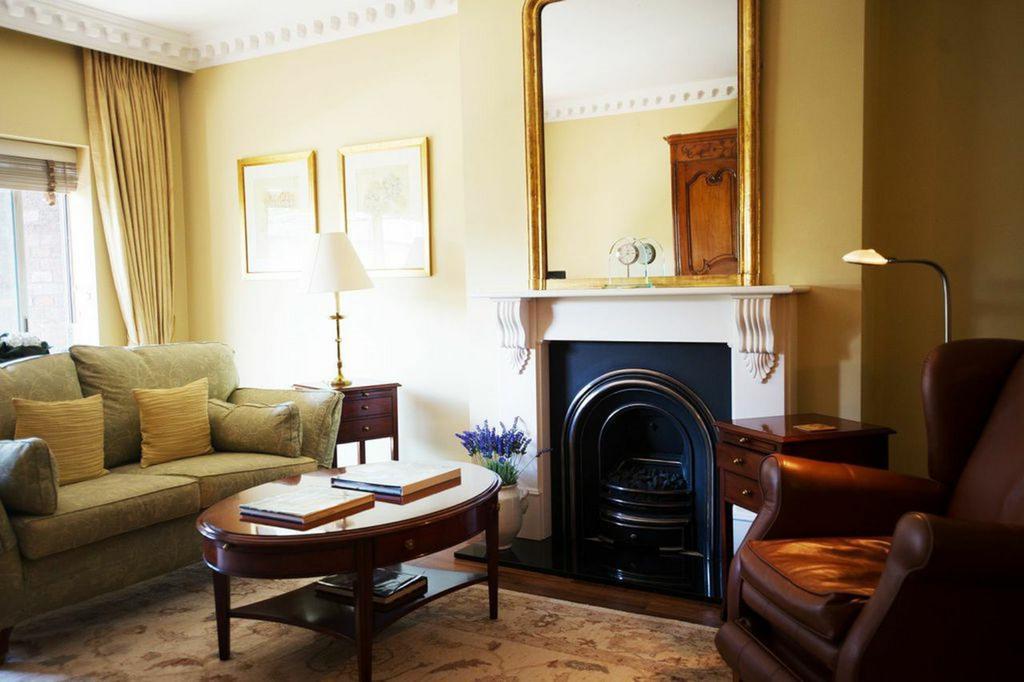 9 Hertford Street * London