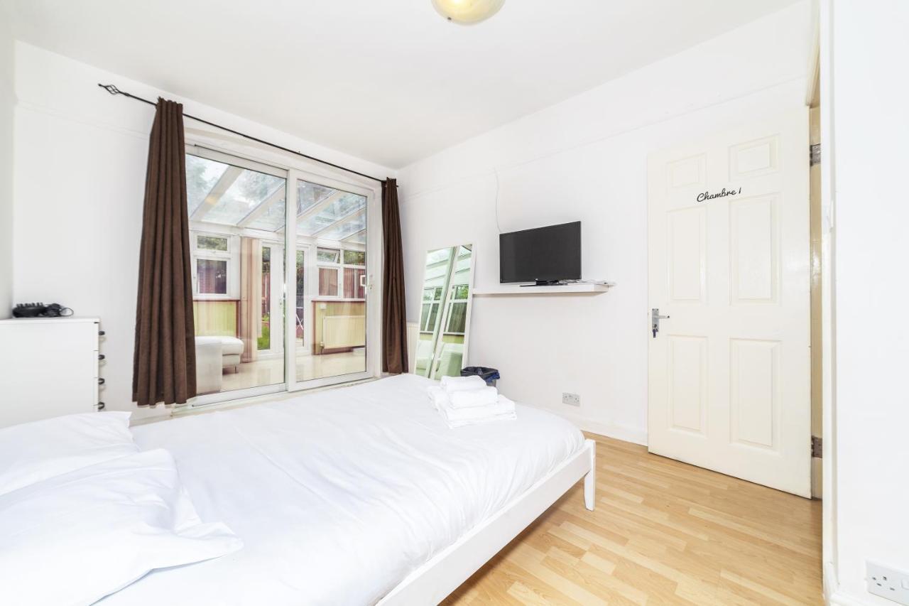 Tooting Bec At Lingwell By Dc London