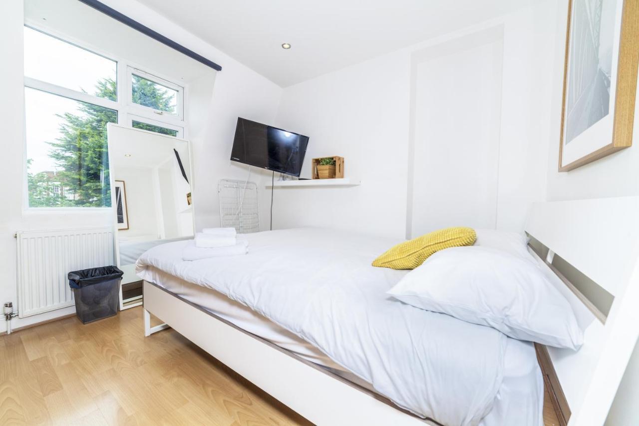 Tooting Bec At Lingwell By Dc Maison d'hôtes