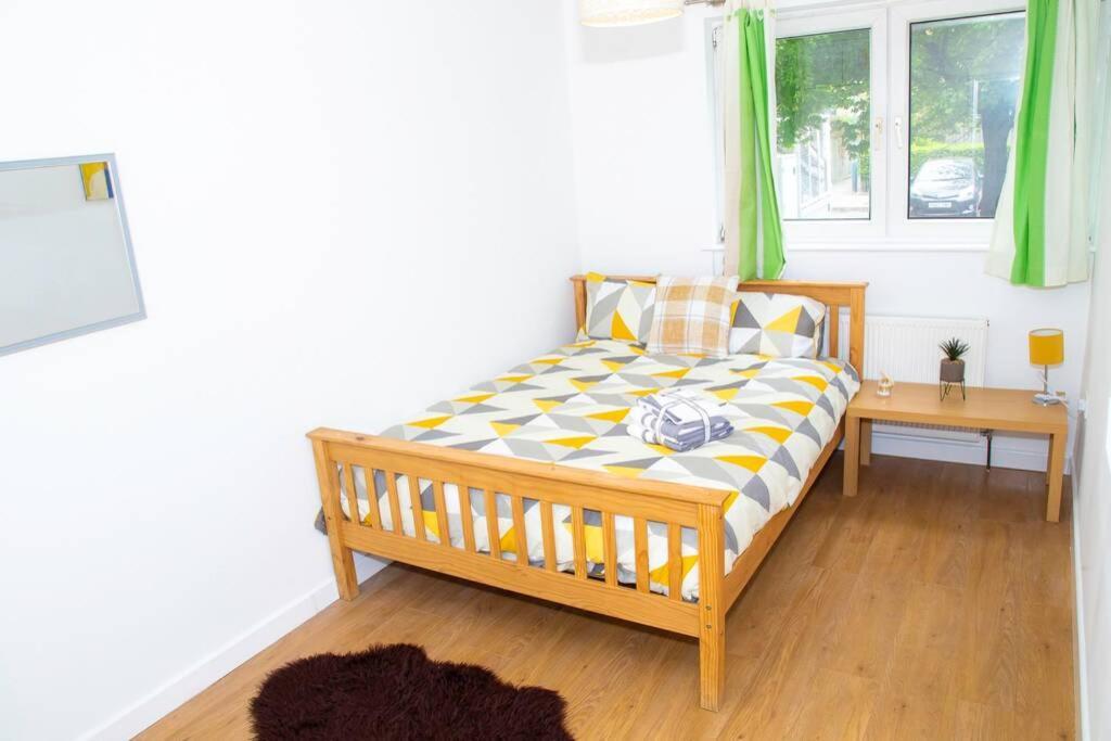 Shoreditch Hoxton Large 3 Bed Garden Flat Apartment