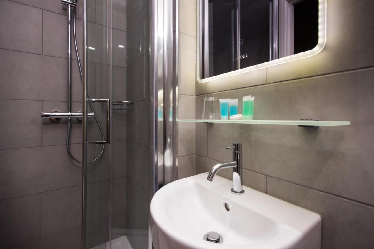 Caring 3* London
