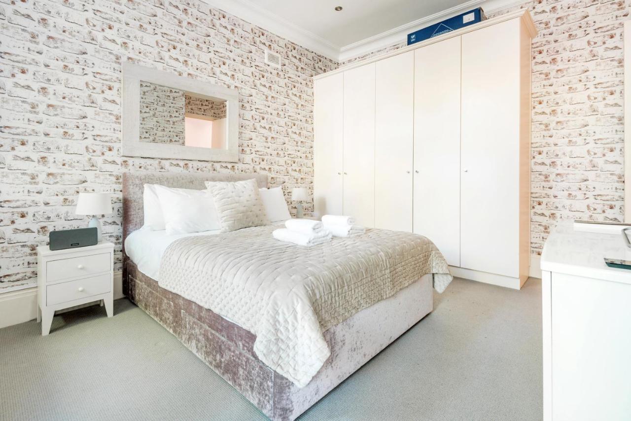 Stunning Near Earl's Court By Underthedoormat Appartement Londen