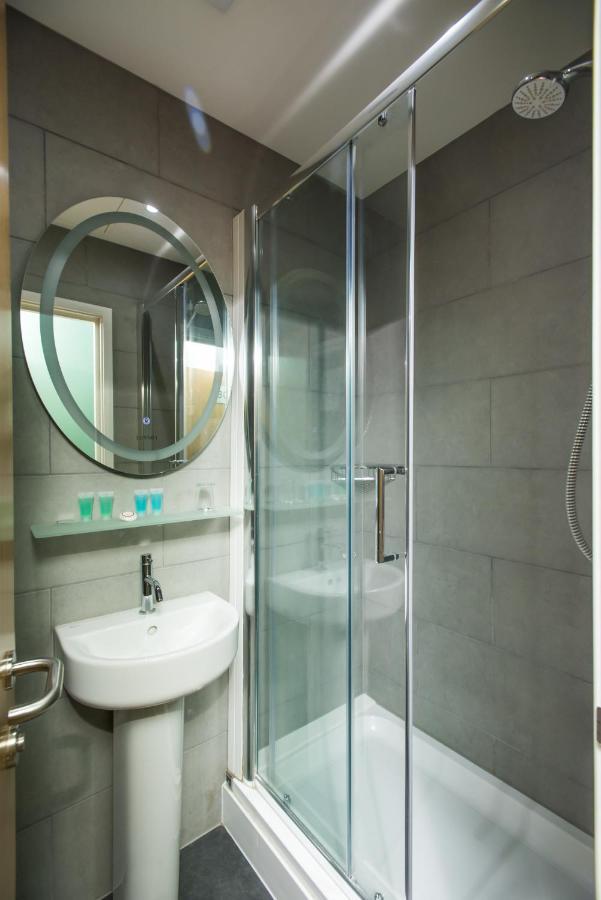 Hotel Caring 3*