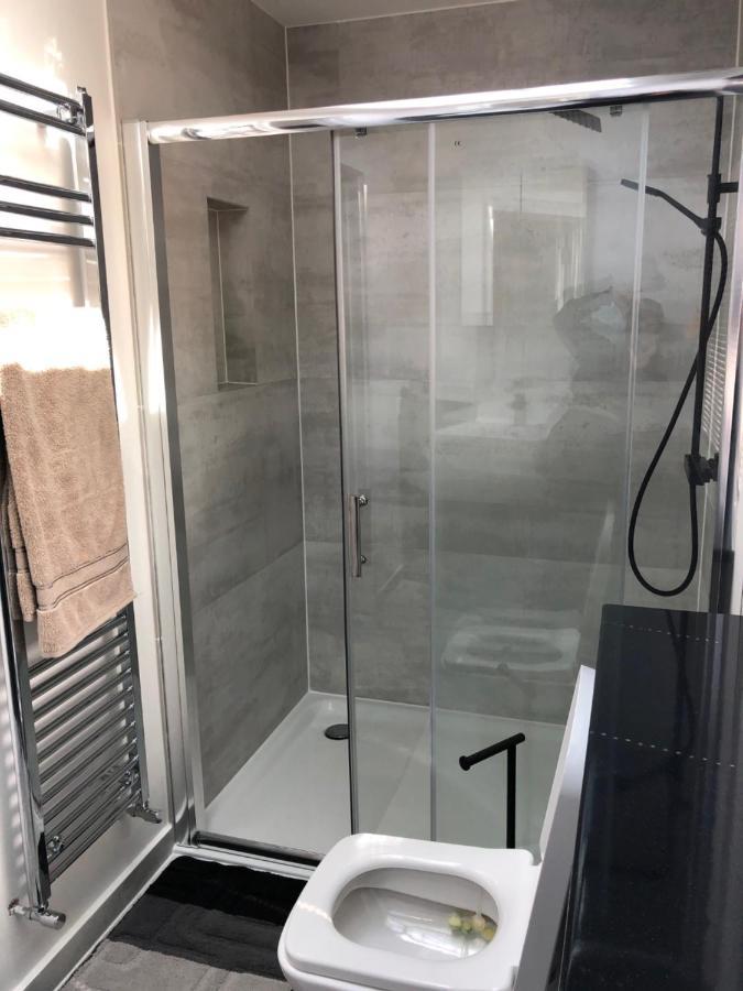Alloggio in famiglia Self Contained Ensuite Double Bedroom With Own Entrance Free Off Street Parking