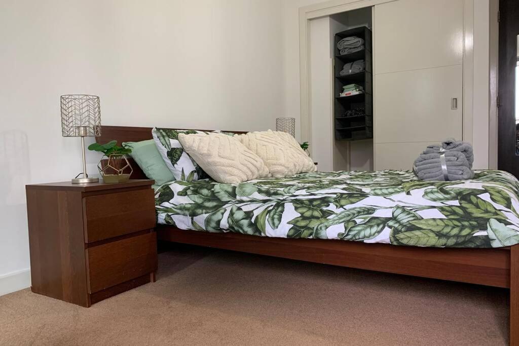 1988 Homes - Milend * London