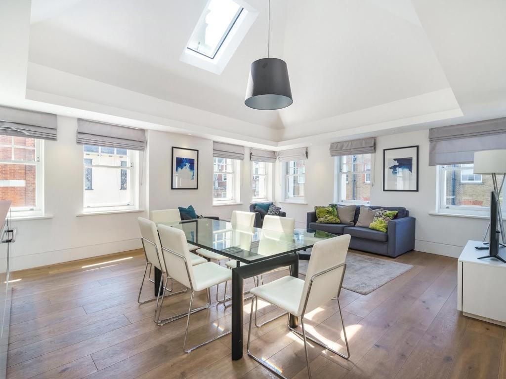 Stunning And Bright - Romilly Street London