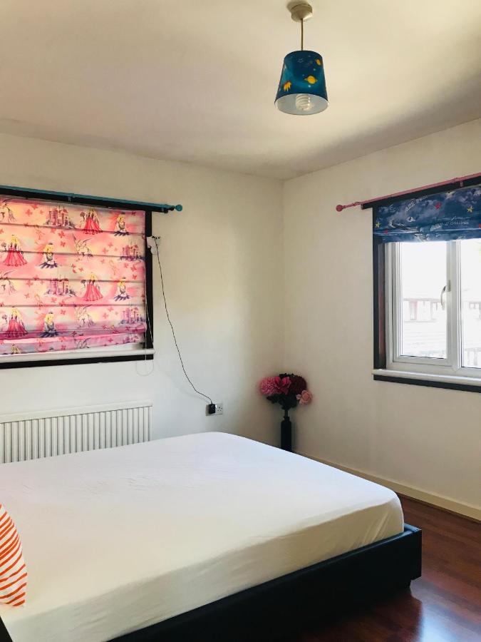 Ferienhaus Spacious House 15min To Canary Wharf/o2/excel/central