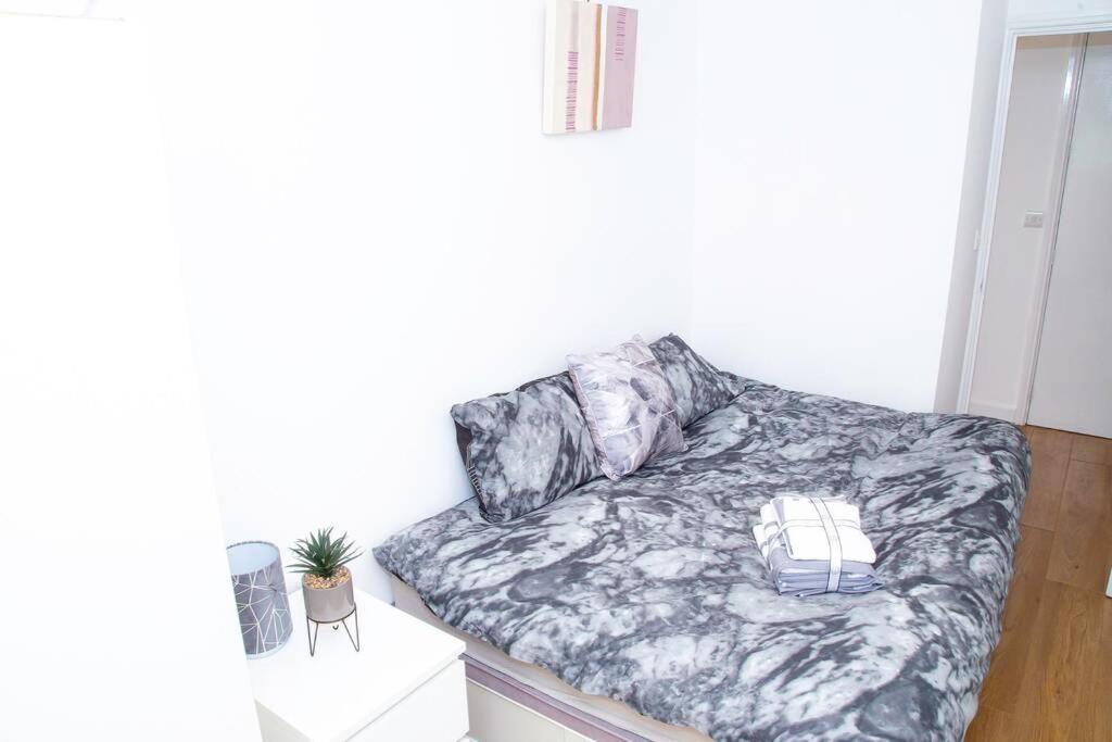 Shoreditch Hoxton Large 3 Bed Garden Flat Apartment