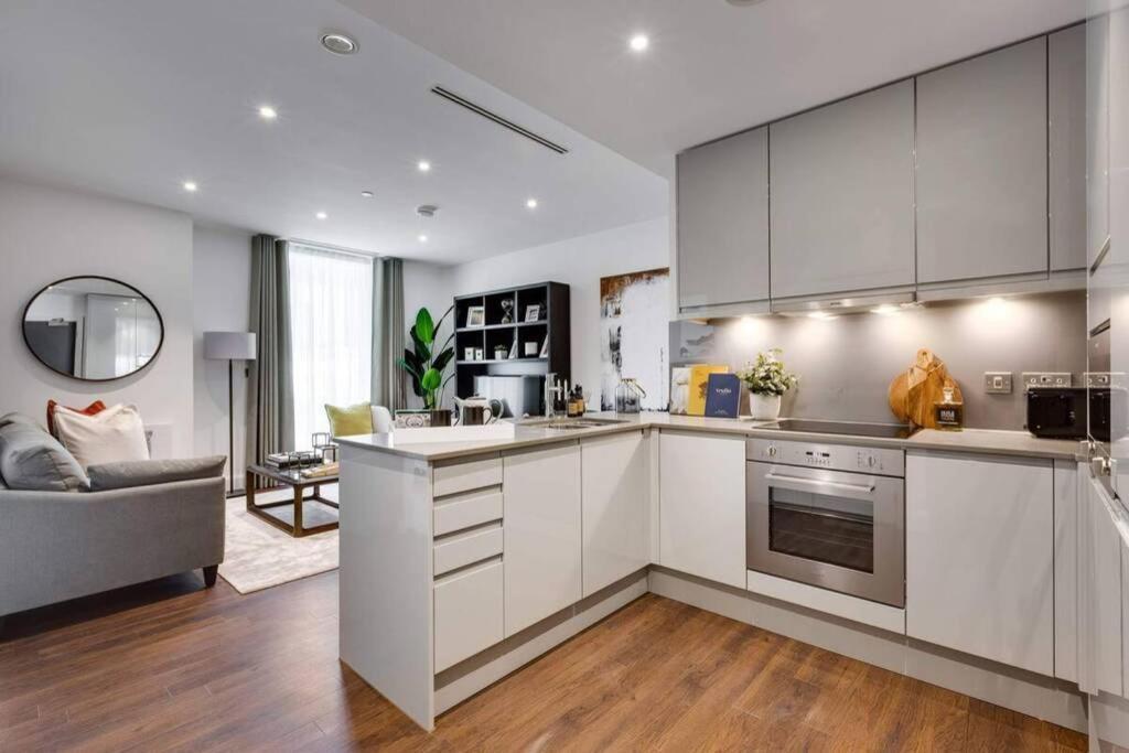 Apartment Two Bedroom With Two King Size Bed London