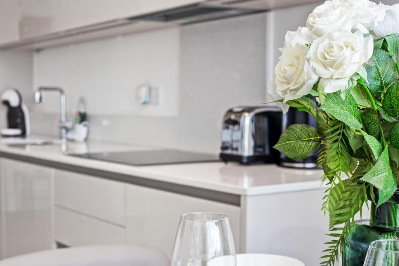 Lux 2 & 3 Bed In Camden Town Free Wifi By Aparts * London
