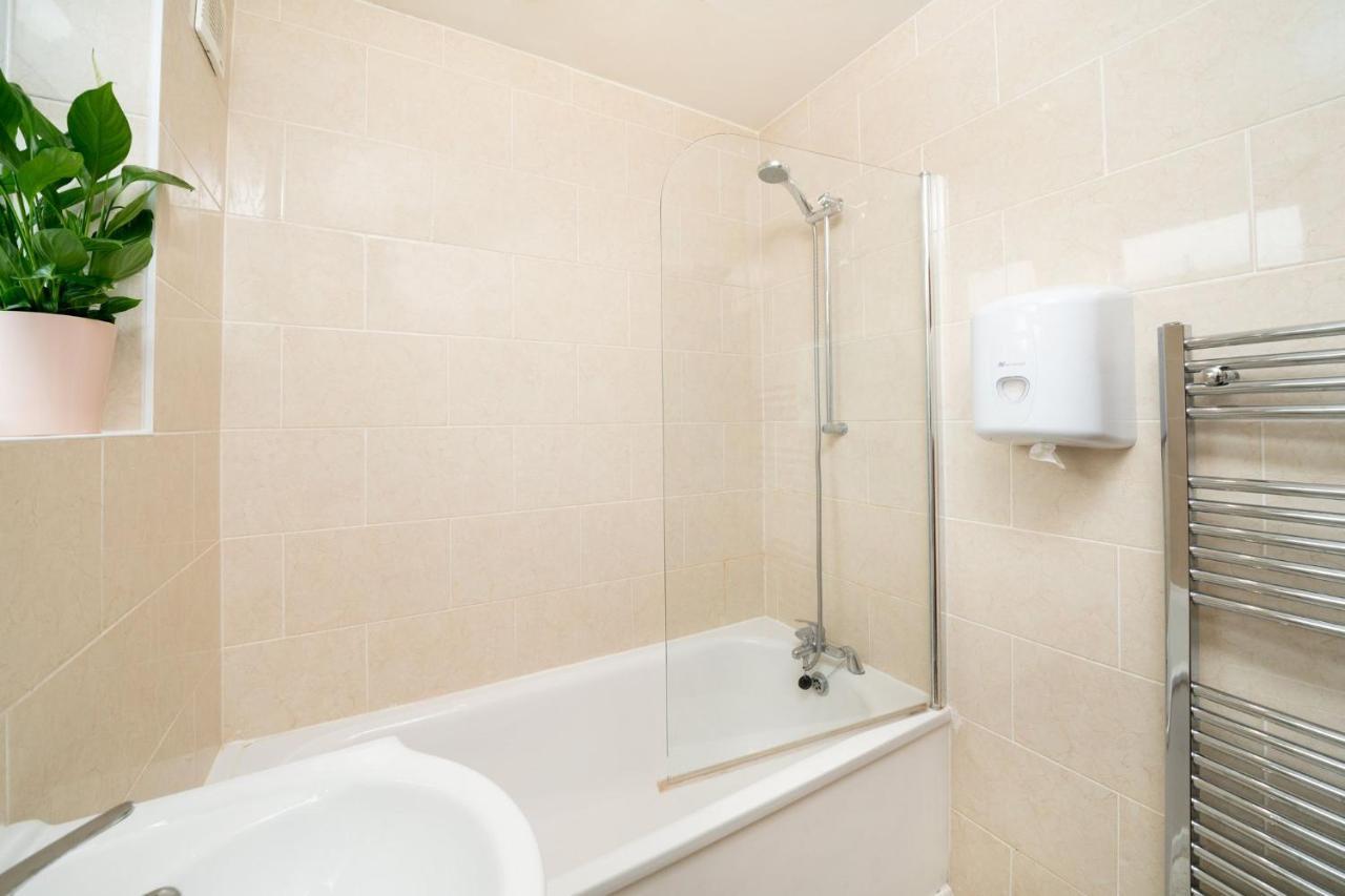 F4 Modern Double Lejlighed London