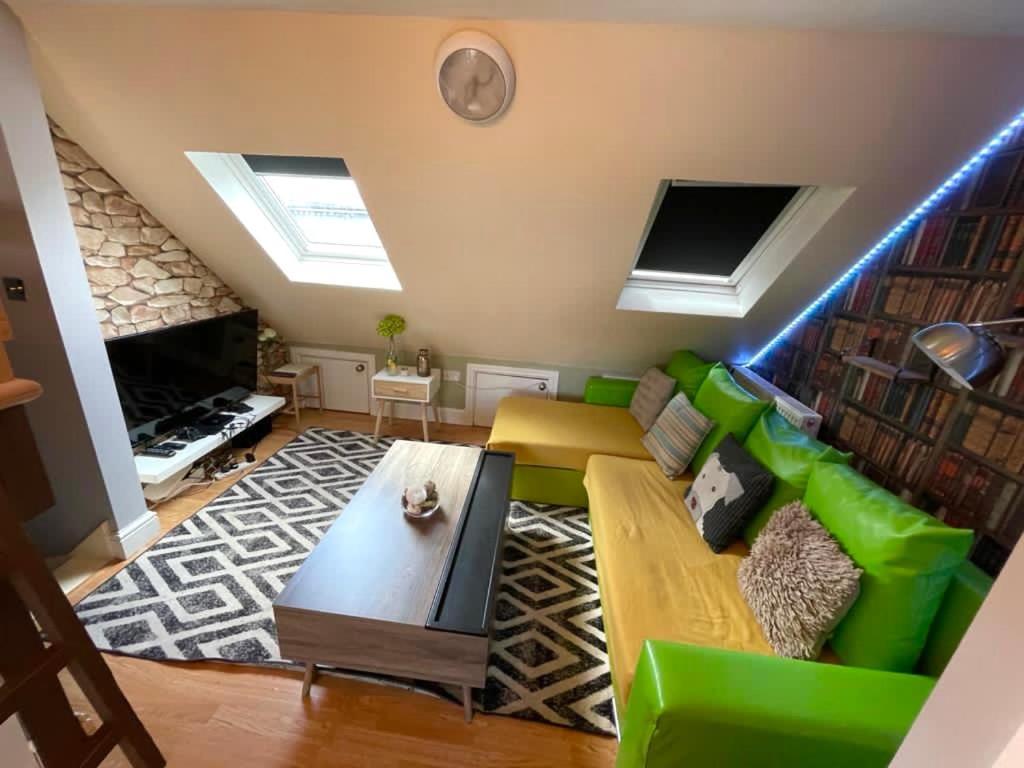 Apartment 2 Bedroom Roof Terrace With Sauna Jakuzzi And Outdoor Cinema