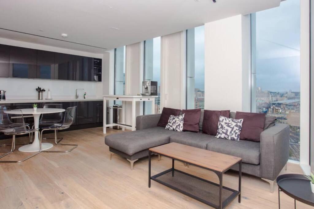 Apartment Modern With Views *