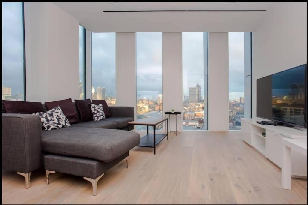 Apartment Modern With Views London