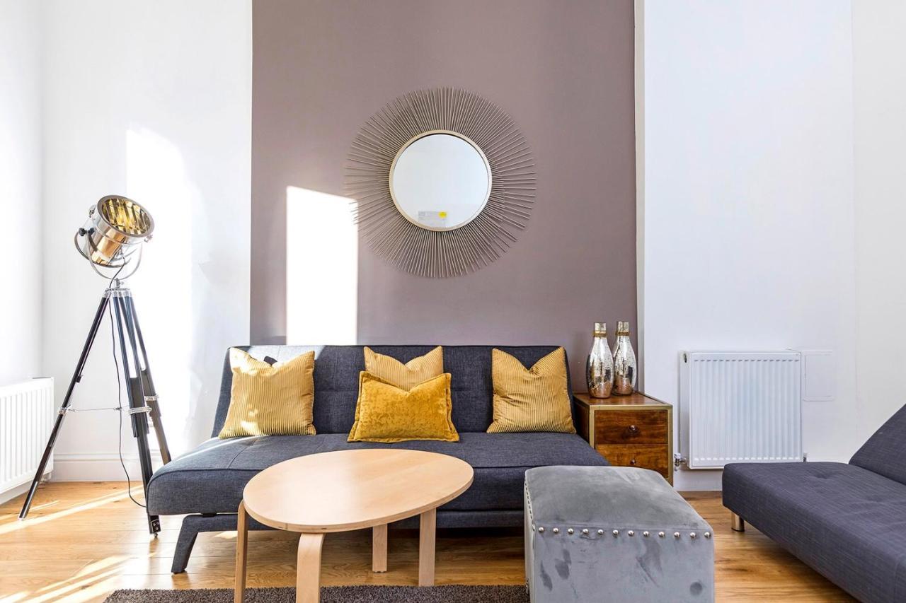 Stylish 2 Bed Apartment-zone 2 - 10 Minutes To The Heart Of London- Sleeps Up 8 London