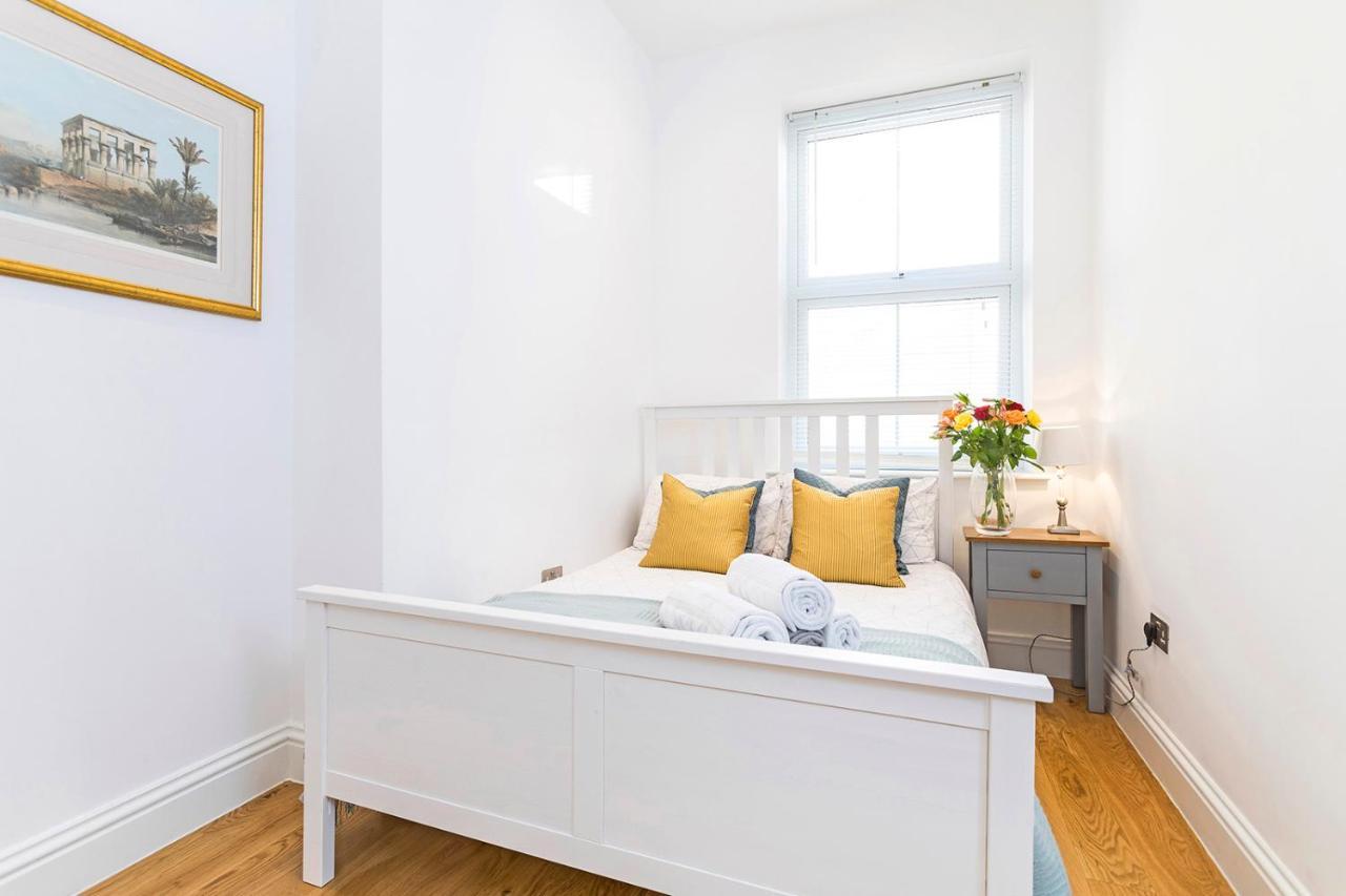 Stylish 2 Bed Apartment-zone 2 - 10 Minutes To The Heart Of London- Sleeps Up 8 Apartment London