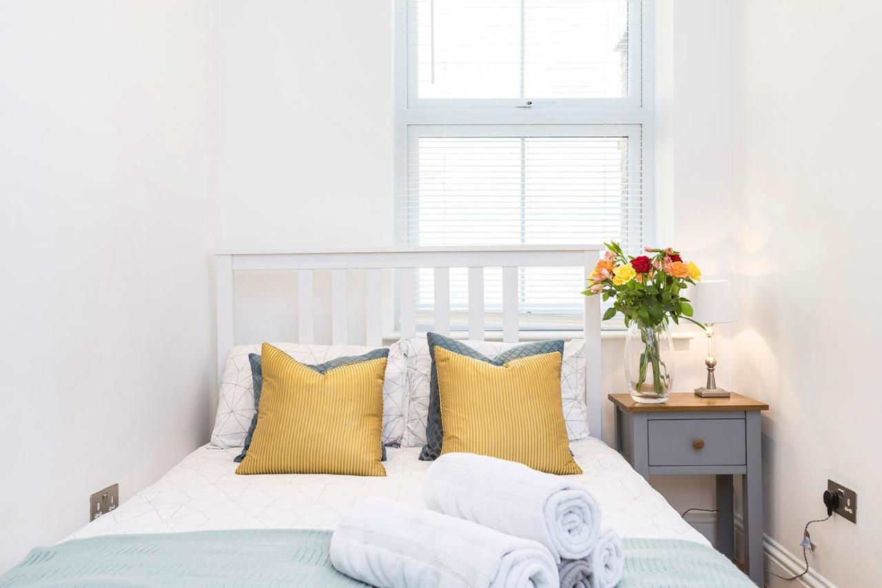 Stylish 2 Bed Apartment-zone 2 - 10 Minutes To The Heart Of London- Sleeps Up 8 * London