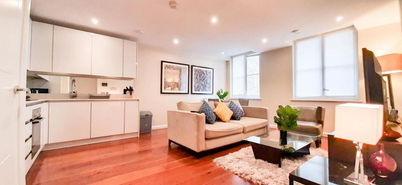 One Bed Serviced Apt Near Holborn In Chancery Lane Appartement Londen