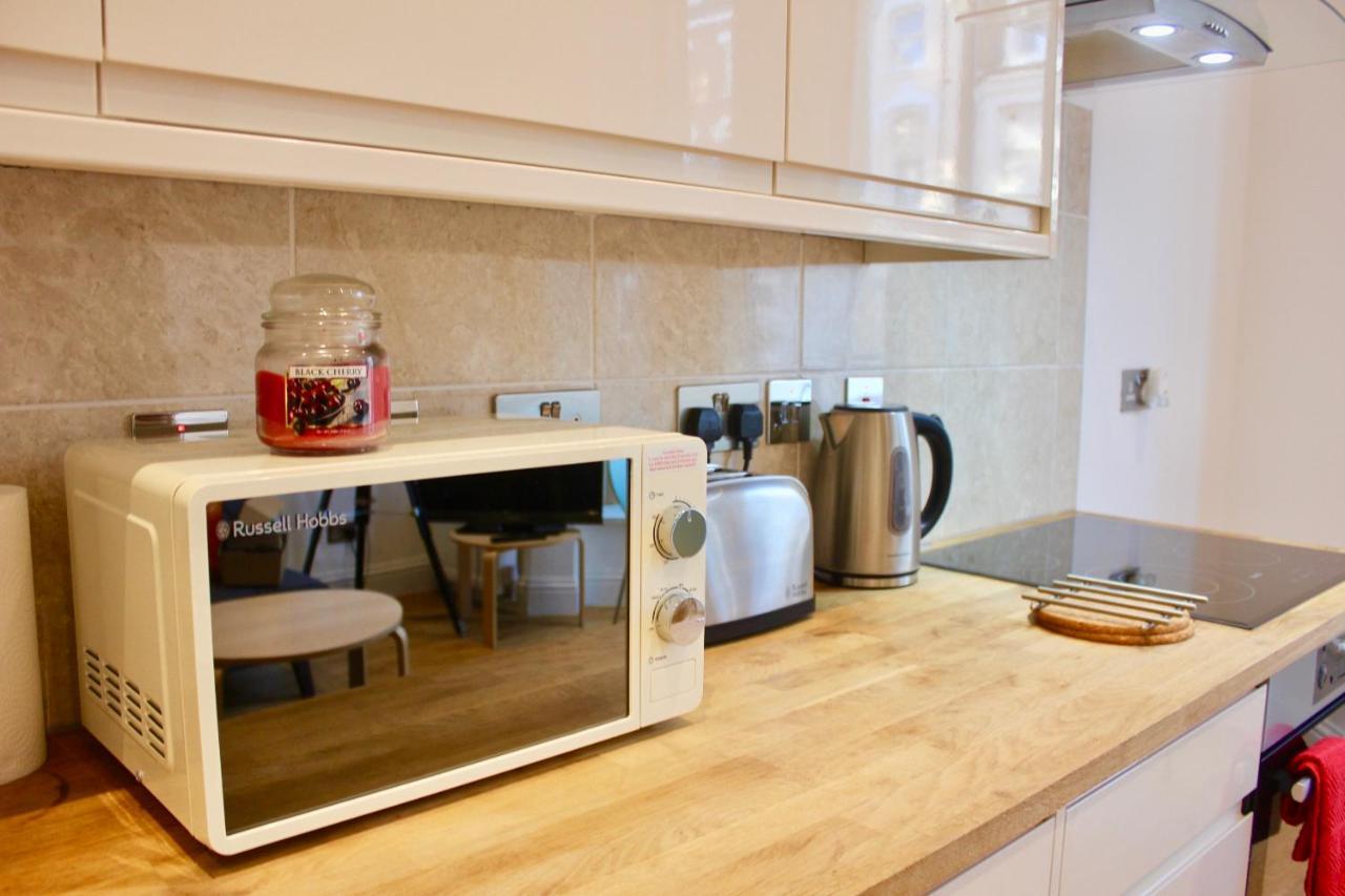 Stylish 2 Bed Apartment-zone 2 - 10 Minutes To The Heart Of London- Sleeps Up 8 Apartment *