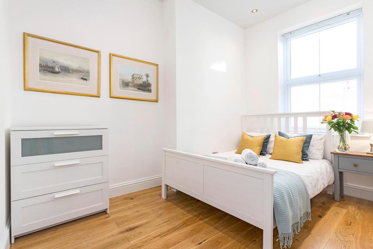 Stylish 2 Bed Apartment-zone 2 - 10 Minutes To The Heart Of London- Sleeps Up 8 Apartment London