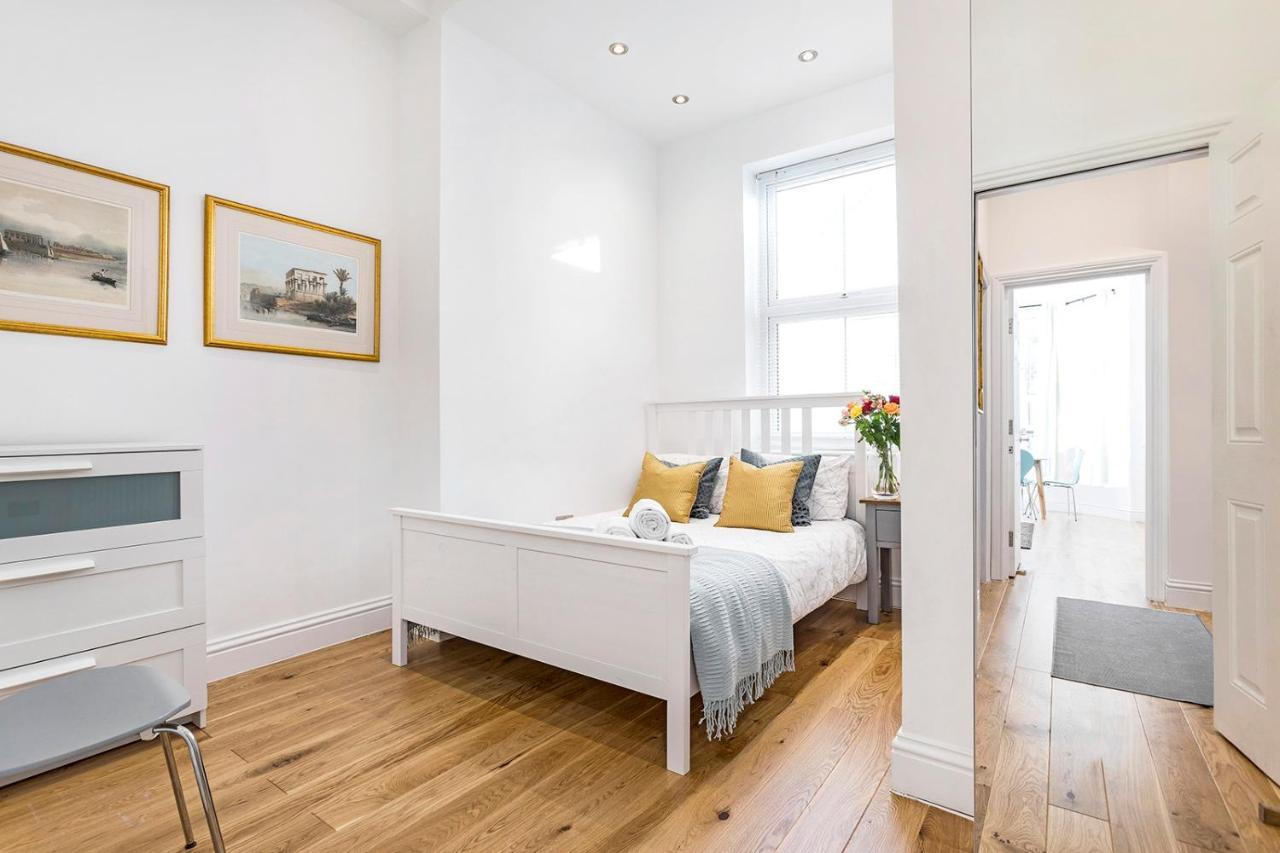 Stylish 2 Bed Apartment-zone 2 - 10 Minutes To The Heart Of London- Sleeps Up 8 Apartment