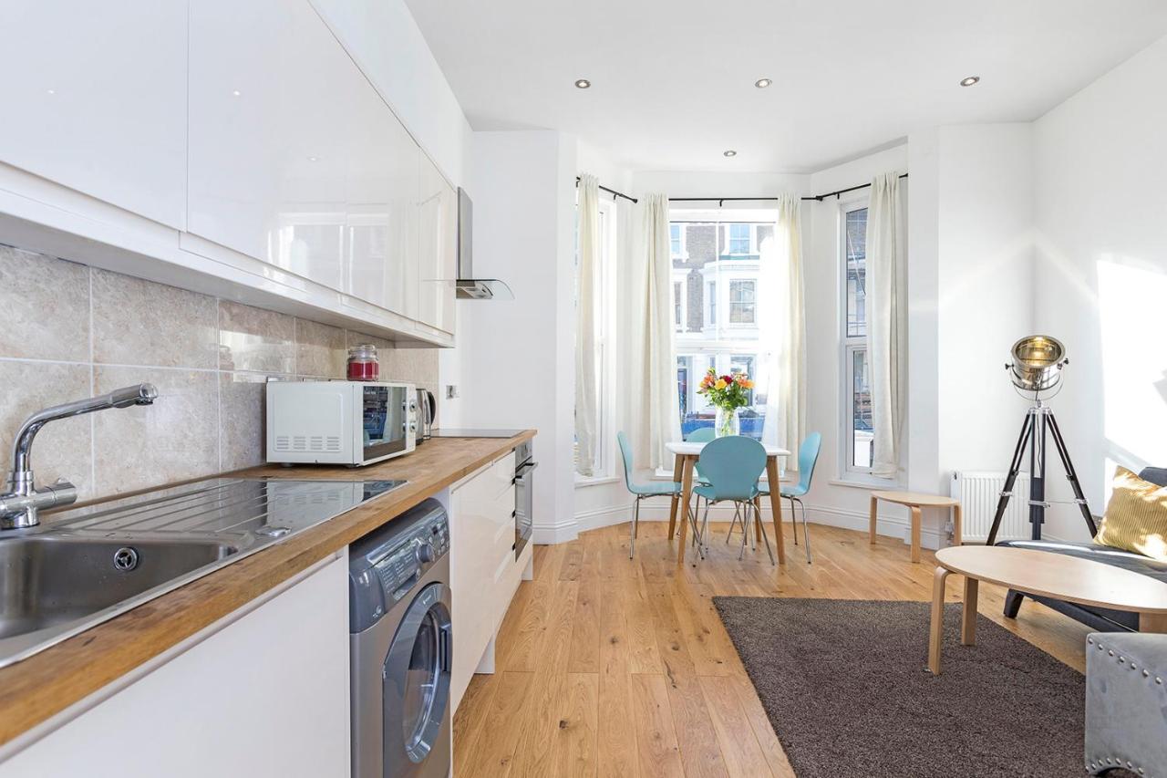 Stylish 2 Bed Apartment-zone 2 - 10 Minutes To The Heart Of London- Sleeps Up 8 Apartment
