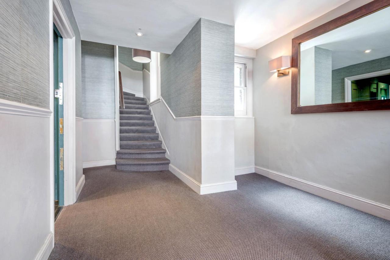 Apartment Chic Chelsea Near South Kensington By Underthedoormat