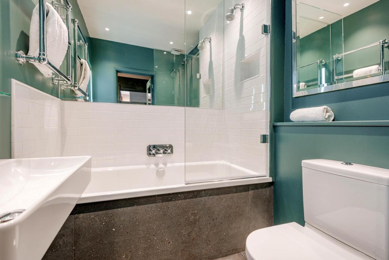 Chic Chelsea Near South Kensington By Underthedoormat London