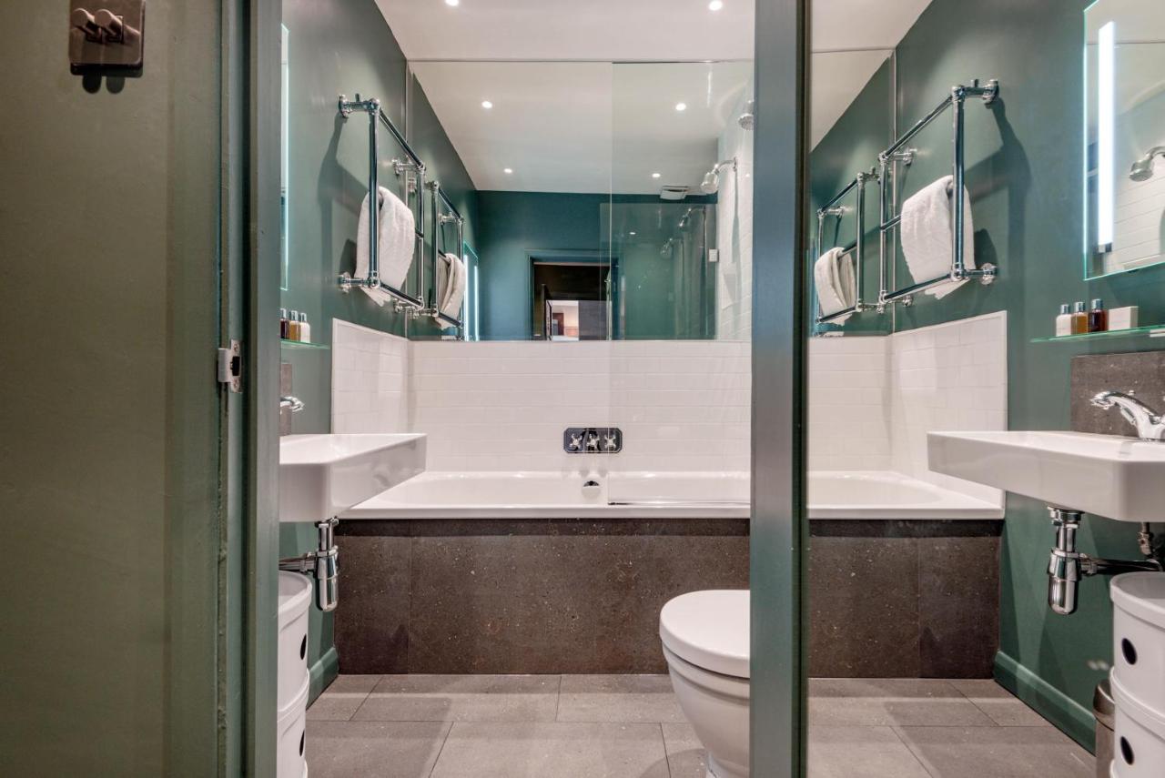 Chic Chelsea Near South Kensington By Underthedoormat Apartment London