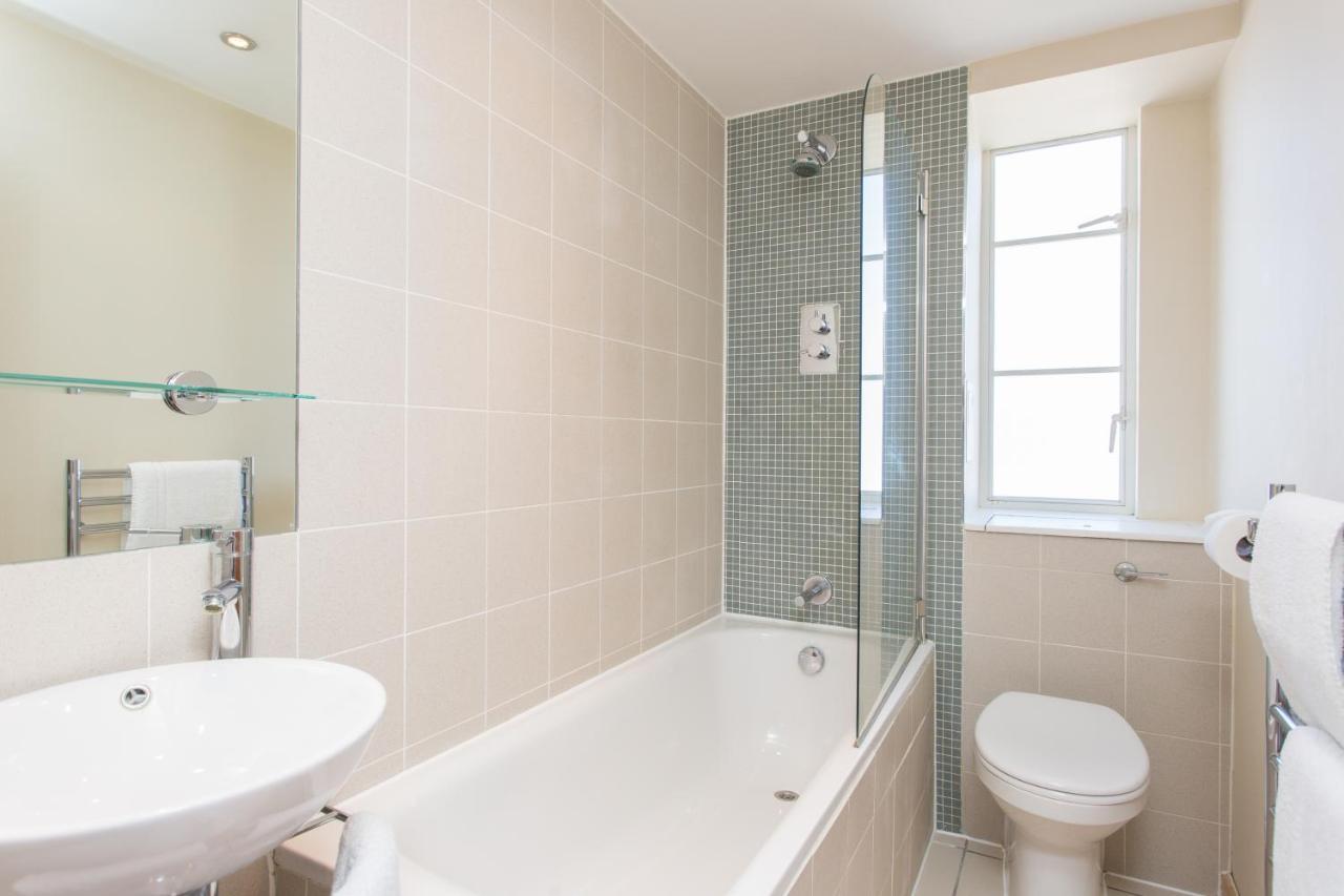 Roland House Apartment *