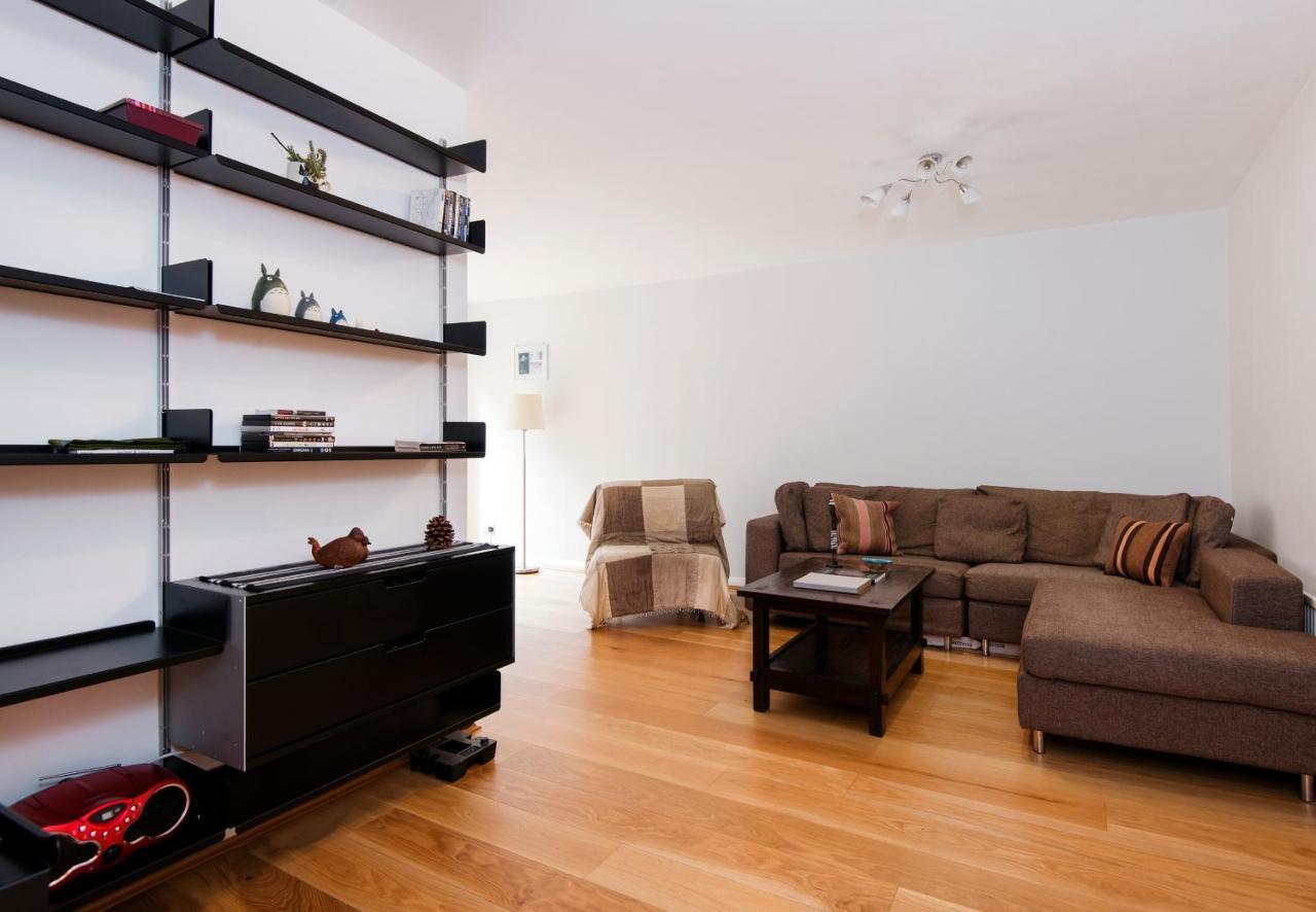 Lovely Flat In Literary By Underthedoormat Lägenhet London