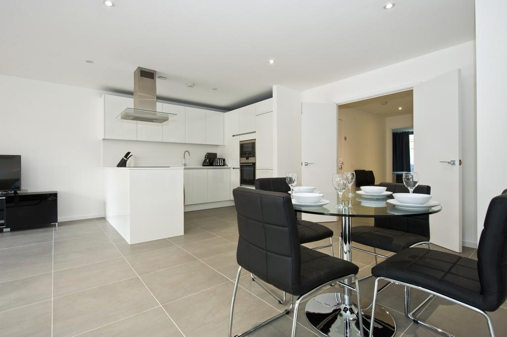 - Bridge Apartment London