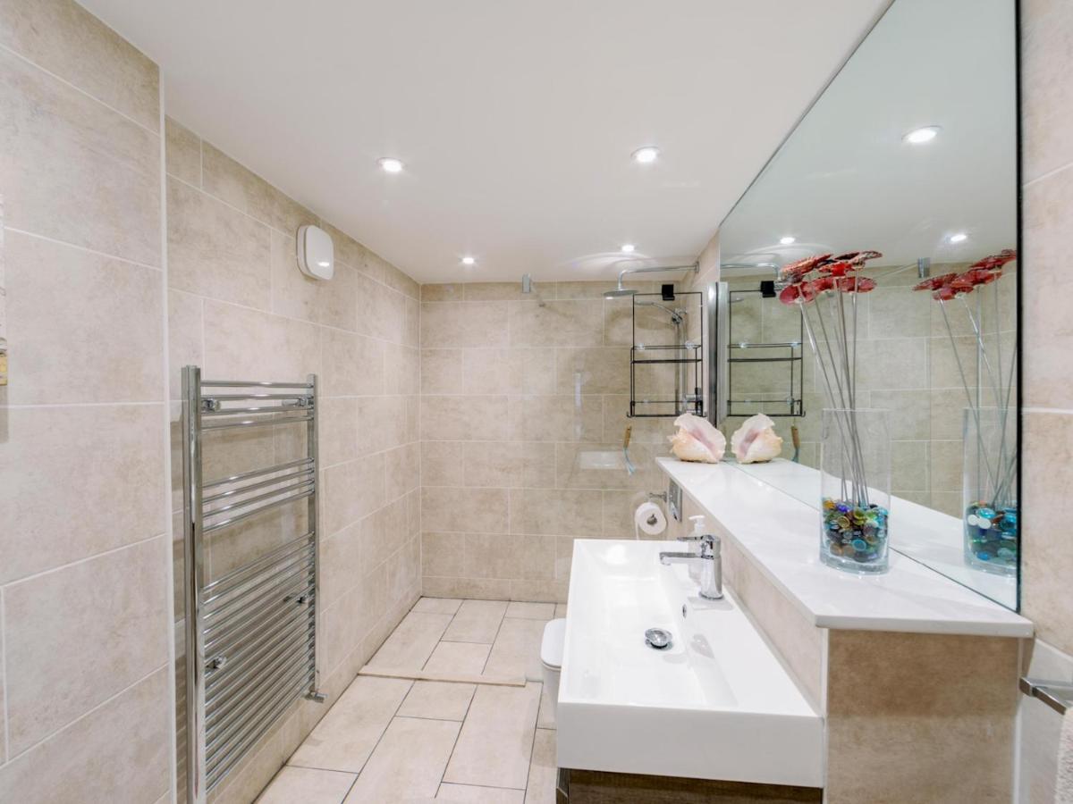 Apartment Pass The Keys Recently Renovated 1br Flat With Private Garden In South