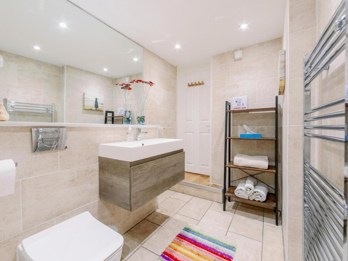 Pass The Keys Recently Renovated 1br Flat With Private Garden In South * London