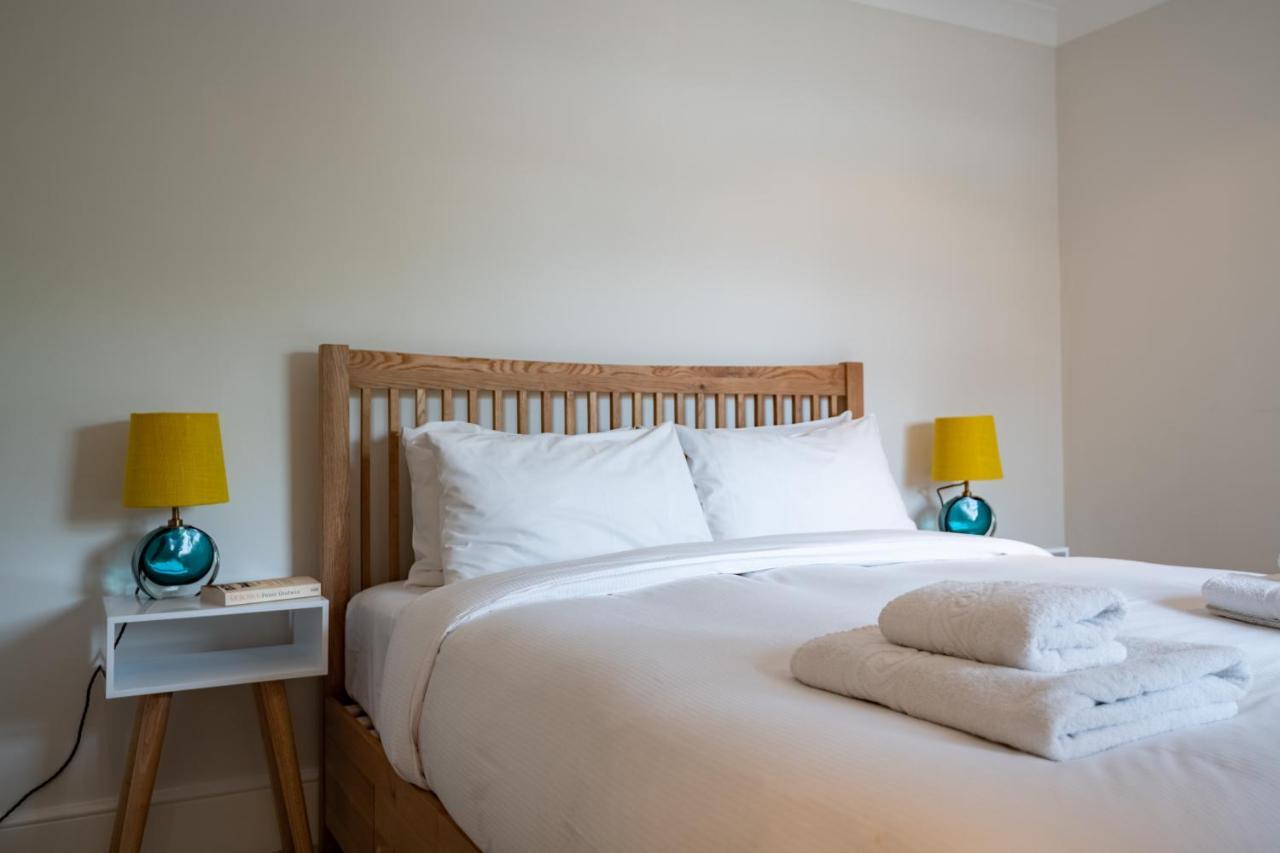 Pleasant Putney Close To The Tube Station By Underthedoormat Appartement Londen