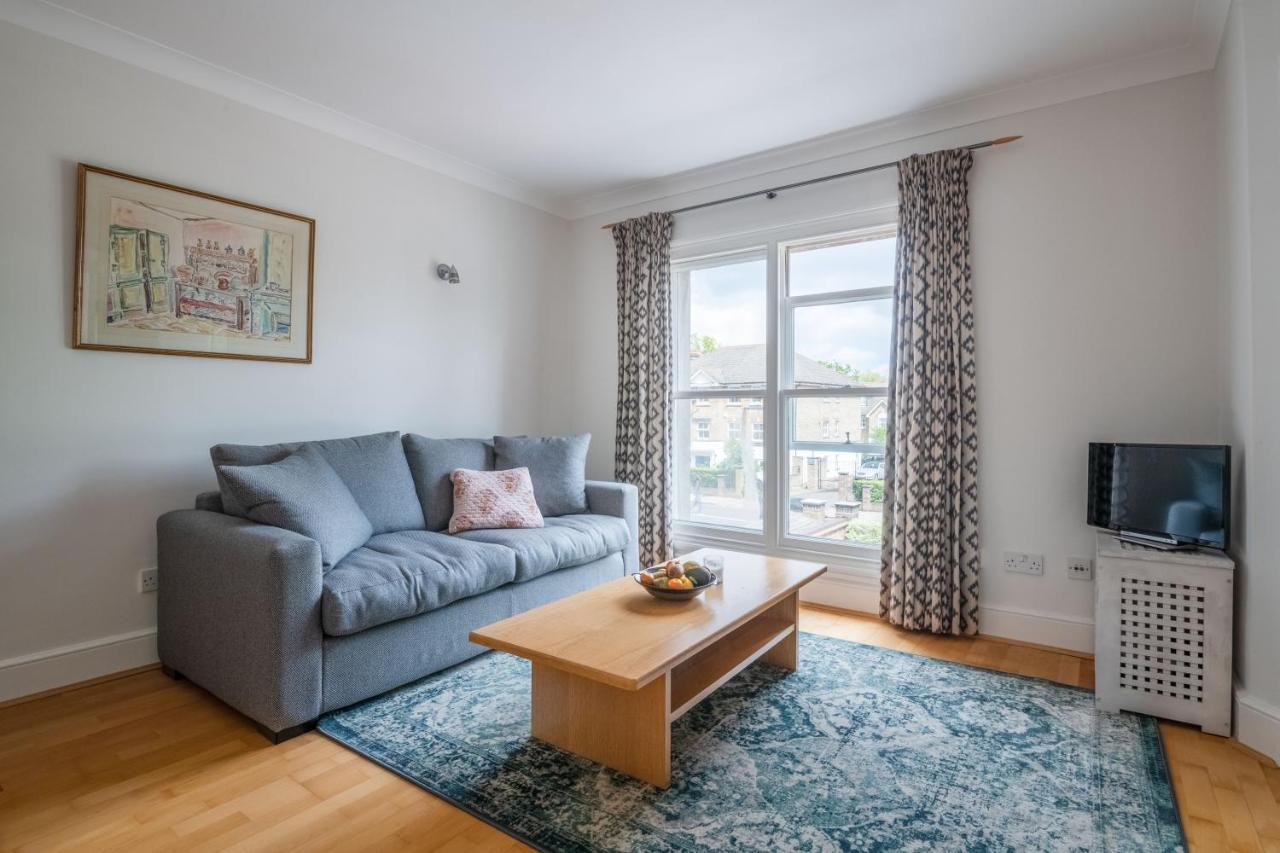 Pleasant Putney Close To The Tube Station By Underthedoormat Apartment *