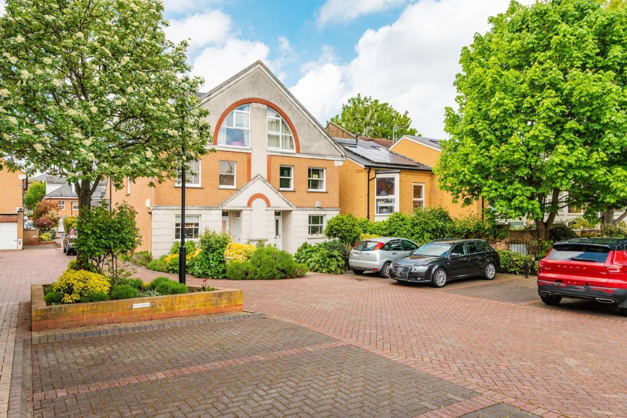 Pleasant Putney Close To The Tube Station By Underthedoormat Apartment