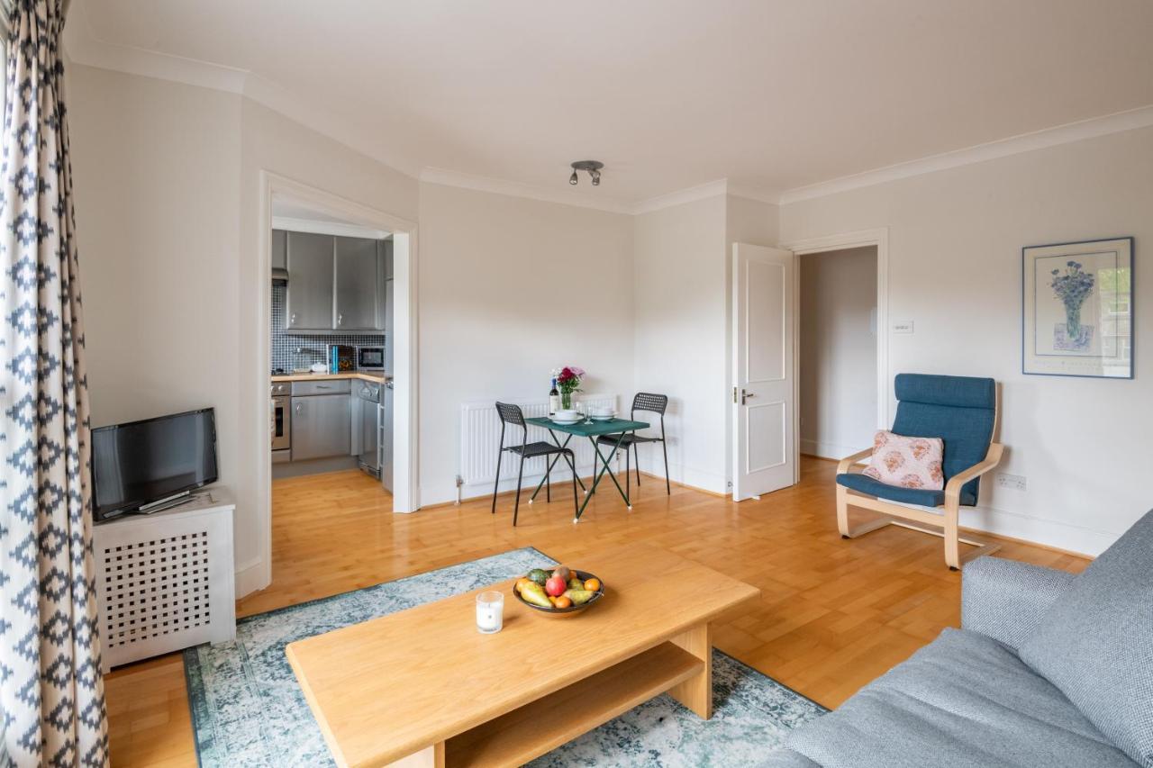 Pleasant Putney Close To The Tube Station By Underthedoormat Appartement Londen