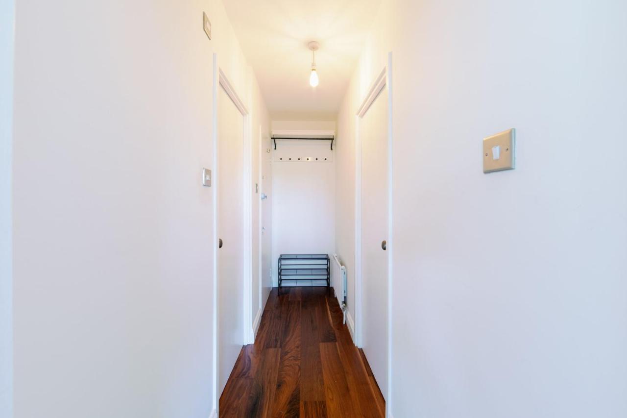 Pass The Keys Bright In Peckham With Free Parking Apartment London